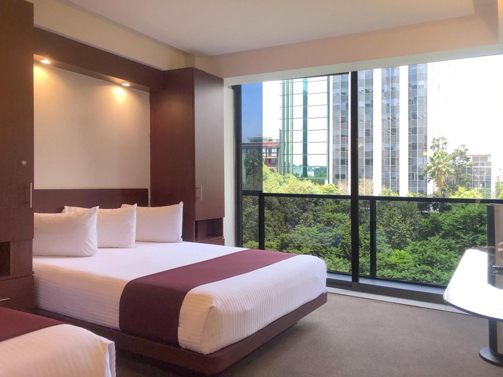 Suites Capri Reforma Angel 380 Mexico City Bilik gambar